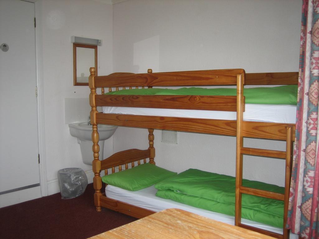 Yha Borth Hostel Room photo